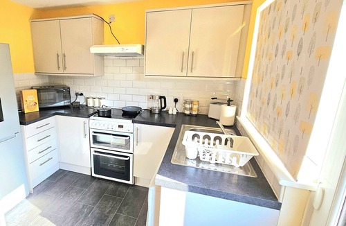 Willen House | Cozy 3 Bed House in Willen - MILTON KEYNES
