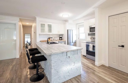 St. Catharines House | Cozy 3Bed w/Pool, Hot Tub & Fire Pit – 15 Mins to Falls
