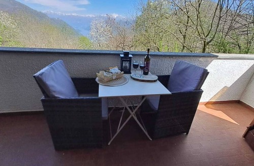 Casasco d'Intelvi Apartment | Cozy apartment surrounded by nature with lake view