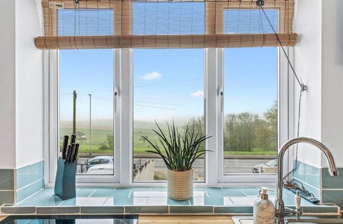 Woodingdean Apartment | Cozy Brighton Escape | Countryside Views & Parking