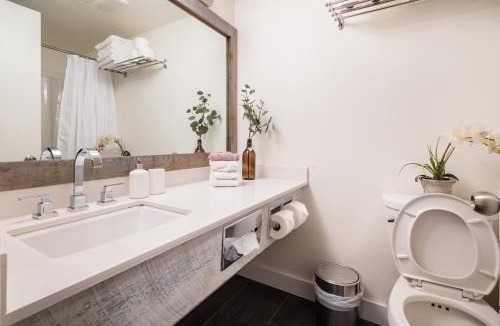Whistler Creekside Apartment | Cozy Creek Den - Studio w Hot Tub and Pool