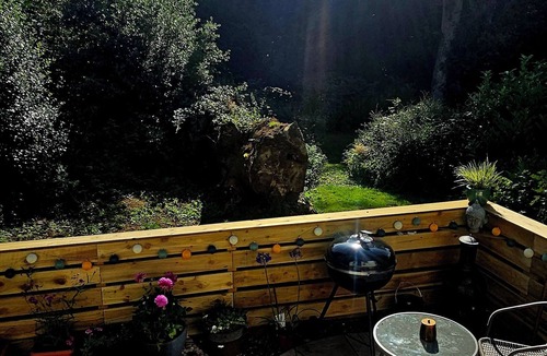 Northampton Cabin | Cozy Dog Friendly Shepherd's Hut in Northampton