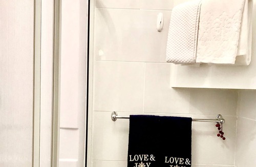 Steveston House | Cozy Entire One Bedroom With Free wifi