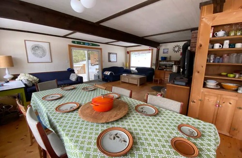 North Kawartha Cottage | Cozy Family Cottage Nestled in Quiet bay