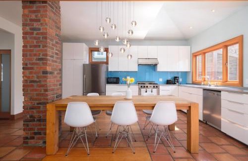 Riley Park Apartment | Cozy Heritage Home Near Main St