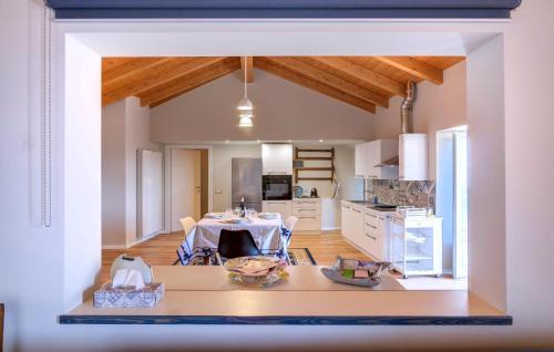 Bee Apartment | Cozy Home In Albagnano Di Bee With House Sea View