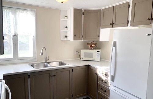 Loyalist House | Cozy Island house retreat