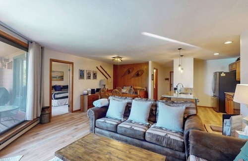 Dillon Condo | Cozy Lakefront Condo w/Free WiFi, Gas Fireplace, Shared Hot Tub, & Pool