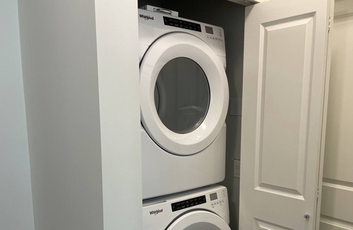 Bradner Apartment | Cozy Newly Built 1 Bedroom 1 Bathroom Apartment, Free Parking, Long-Term Stays