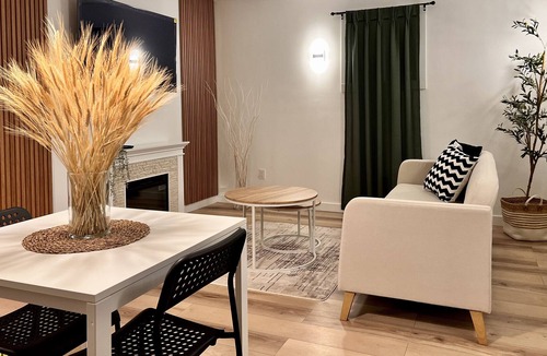 Riverview Cabin | Cozy, nordic guest house located in the heart of Riverview with swimspa.