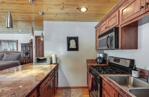 Taos Ski Valley Apartment | Cozy Streamside Studio - 2 Mi to Taos Ski Resort!