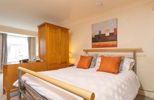 Kenilworth Apartment | Cozy Studio Apartment Kenilworth, Free Parking, WIFI, Smart TV