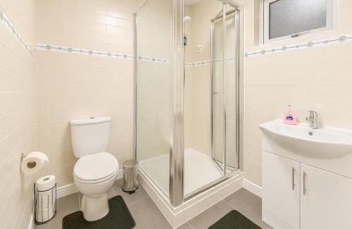Hendon House | Cozy Studio Garden Wi-Fi Off Street Parking