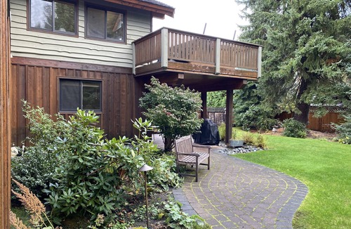 Whistler Apartment | Cozy Suite w/Landscaped Yard - Mtn Views - Near Lost Lake Trails & Tennis Crts
