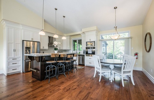 South Bruce Peninsula House | Craftsman cottage with hot tub near beach