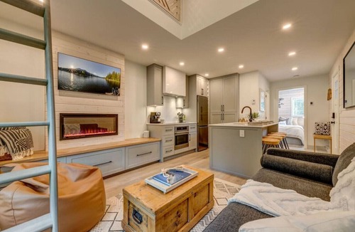 Whistler Creekside Hotel | Creekside Insbrook New