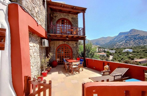 Mavrikiano House | Cretan Stone Home with a communal swimming pool