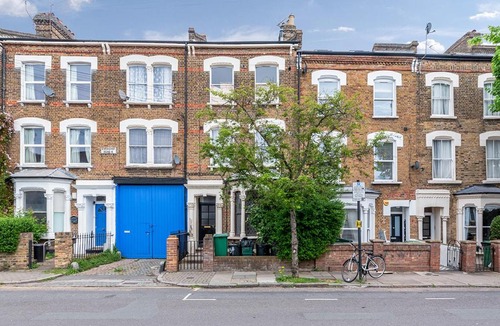 Tollington Apartment | Crouch Hill Charms by MoreThanStays