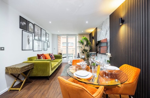 Canning Town South Apartment | Crowne Views One Bed Superior Apartment