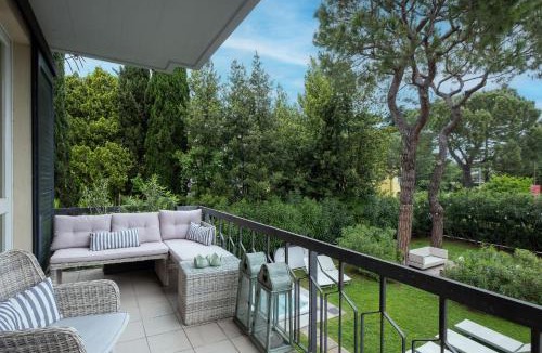 Desenzano del Garda Apartment | Dal Molin Apartment, Garda Lake, Ac, Fitness, Jacuzzi