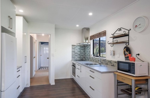 Raumati South House | Dale Sanctuary - Raumati South Holiday Home