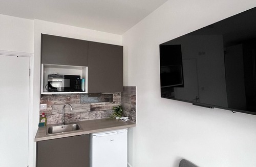 Hackney Downs Hotel | Dalston Luxe Studios (3 Miles away from Liverpool Train Station)