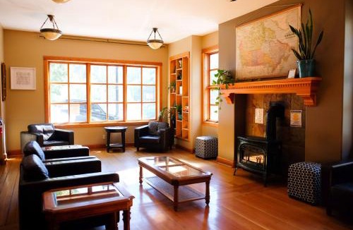 Nelson Hostel | Dancing Bear Inn