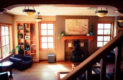Nelson Hostel | Dancing Bear Inn