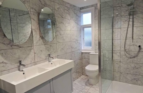 Kemptown House | Darling By the Seaside - By Crown Gardens Holiday Homes