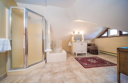 Fairfield Bed & Breakfast | Dashwood Manor Seaside Bed & Breakfast
