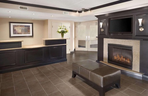 Brantford Hotel | Days Inn by Wyndham Brantford