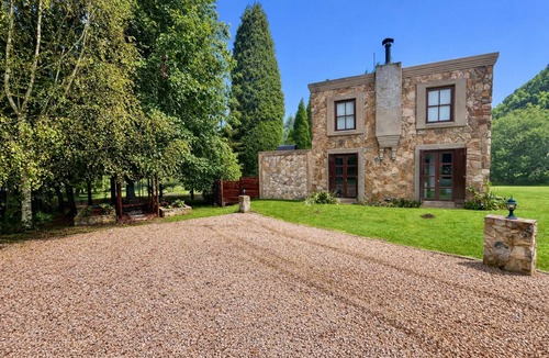Dullstroom Cottage | Delightful 2-bedroom cottage in quaint Dullstroom getaway