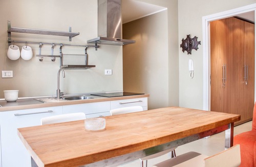 Como City Centre Apartment | Delightful a few steps from port