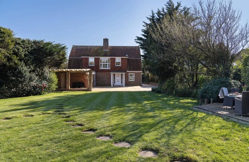 Rustington House | Delightful seaside house with large secluded rear garden sleeps maximum 8 people