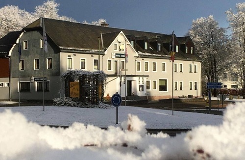 Buellingen House | Deluxe double room with balcony, shower/WC - Hotel Schröder