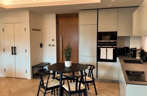 Brighton City Centre Apartment | Deluxe flat near Brighton Pier