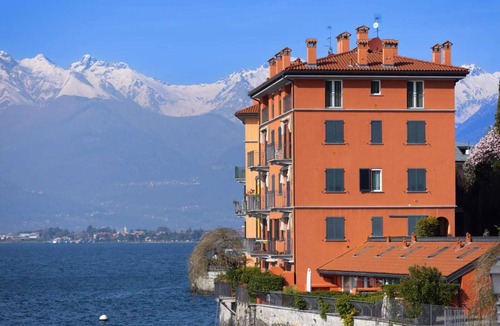 Bellano Apartment | Deluxe window to the lake