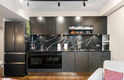 Hove Apartment | Designer Luxury Apartment Patio Brighton Seafront