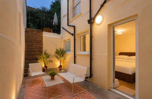 Hove Apartment | Designer Luxury Apartment Patio Brighton Seafront