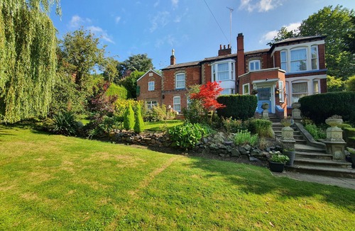 Leicester House | Detached Unique 8 Bedroom House Located in Leicester
