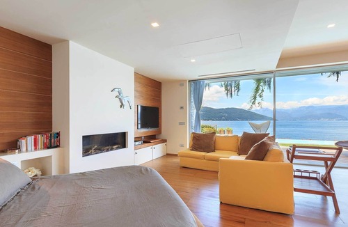 Ispra Villa | Distinctive stylish villa with pool directly on the lake shore! - Villa Isa