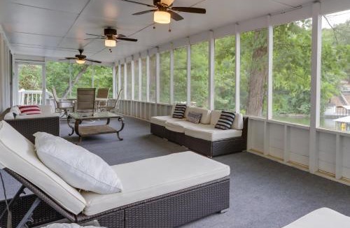 Camdenton House | Dock + Screened Porch: Lake of the Ozarks Getaway!