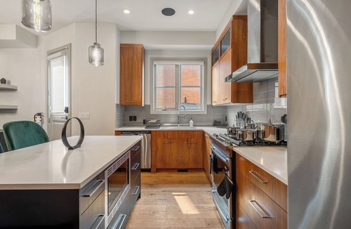 Kensington House | *Double Kings* In Calgary's Finest|Downtown Living