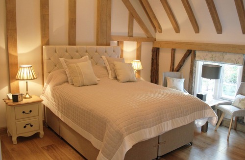 Chrishall House | Double/Twin Room @TheRedCow 15min to Cambridge