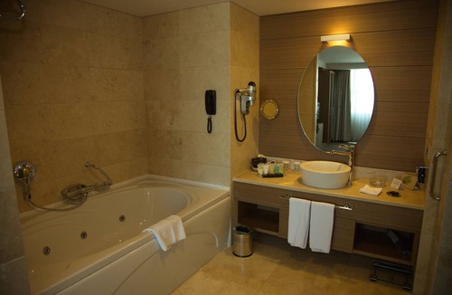 Yenimahalle Hotel | DoubleTree by Hilton Ankara Ankamall