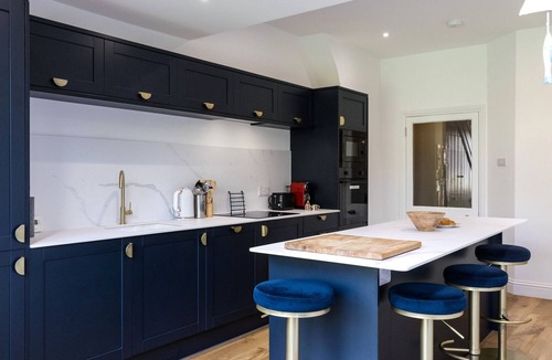 Eastbourne House | Downs View - family friendly holiday home