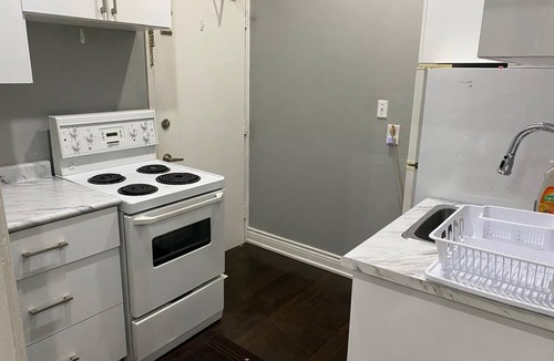Bowmanville Apartment | Downtown Apartment 2/3 People