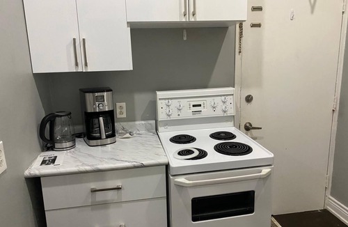Bowmanville Apartment | Downtown Apartment 2/3 People