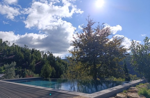 Marco de Canaveses House | Dream house with infinity pool overlooking the vineyard!