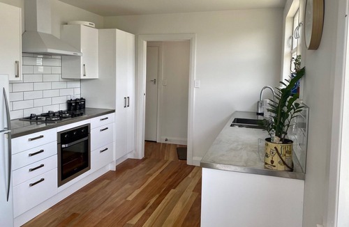 Martinborough House | Dublin no 5 - 3 bedroom , 2 bathrooms, walking distance to the square.